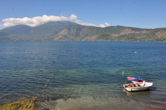 O belo lago de Coatepeque, em El Salvador